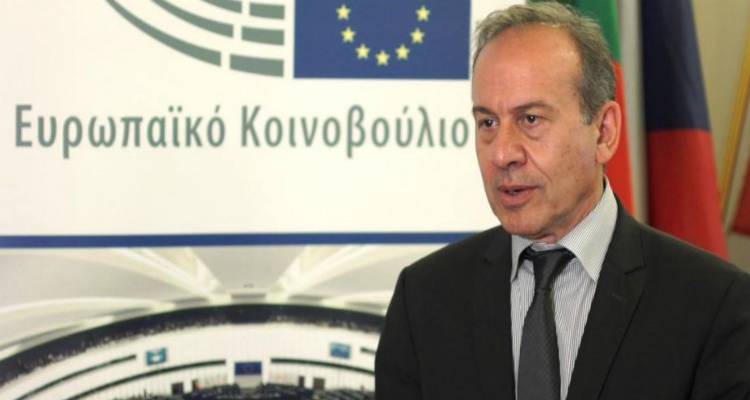 Λ.  Αντωνακόπουλος στον FM 100: «Δεν πρέπει να θεωρούνται αυτονόητα τα οφέλη της ΕΕ» (audio)