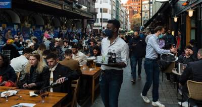 Πανεπιστήμιο της Οξφόρδης: Ανοχύρωτοι στις μεταλλάξεις όσοι νόσησαν και δεν εμβολιάστηκαν