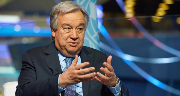 &Gamma;&kappa;&omicron;&upsilon;&tau;έ&rho;&epsilon;&sigmaf; &gamma;&iota;&alpha; &nu;&alpha;&upsilon;ά&gamma;&iota;&omicron; &sigma;&tau;&eta;&nu; &Pi;ύ&lambda;&omicron;: &laquo;&Alpha;&sigmaf; &epsilon;ί&mu;&alpha;&sigma;&tau;&epsilon; &epsilon;&iota;&lambda;&iota;&kappa;&rho;&iota;&nu;&epsilon;ί&sigmaf;, &delta;&epsilon;&nu; &epsilon;ί&nu;&alpha;&iota; &epsilon;&lambda;&lambda;&eta;&nu;&iota;&kappa;ό &alpha;&lambda;&lambda;ά &epsilon;&upsilon;&rho;&omega;&pi;&alpha;ϊ&kappa;ό &pi;&rho;ό&beta;&lambda;&eta;&mu;&alpha;&raquo;