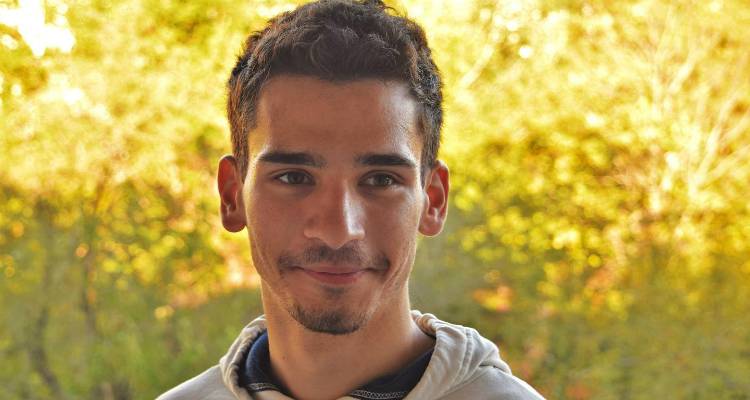Η Ιστορία του Αργύρη, του Τυφλού Φοιτητή που Βρέθηκε από την Απόρριψη στην Οξφόρδη