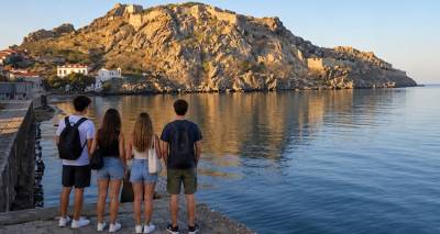 &Alpha;ύ&rho;&iota;&omicron; &eta; &alpha;&nu;&omicron;&iota;&chi;&tau;ή &sigma;&upsilon;&zeta;ή&tau;&eta;&sigma;&eta; &sigma;&tau;&eta; &Mu;ύ&rho;&iota;&nu;&alpha; &gamma;&iota;&alpha; &tau;&iota;&sigmaf; &sigma;ύ&gamma;&chi;&rho;&omicron;&nu;&epsilon;&sigmaf; &pi;&rho;&omicron;&kappa;&lambda;ή&sigma;&epsilon;&iota;&sigmaf; &sigma;&tau;&eta;&nu; &epsilon;&phi;&eta;&beta;&iota;&kappa;ή &sigma;&upsilon;&mu;&pi;&epsilon;&rho;&iota;&phi;&omicron;&rho;ά