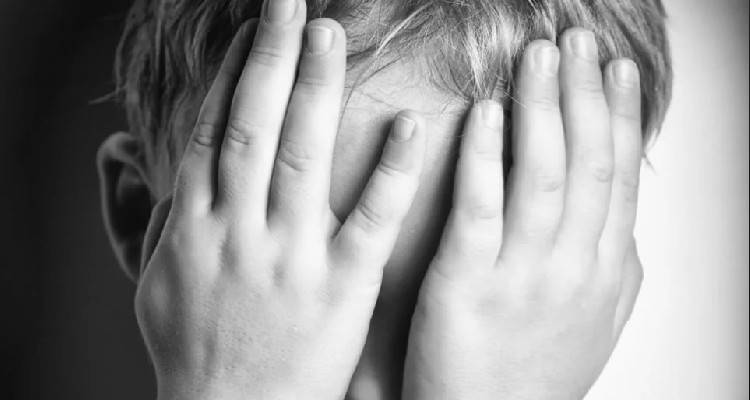 Νηπιαγωγός κατηγορείται για σεξουαλική κακοποίηση 4χρονου, προκαλούν φρίκη οι καταγγελίες του πατέρα