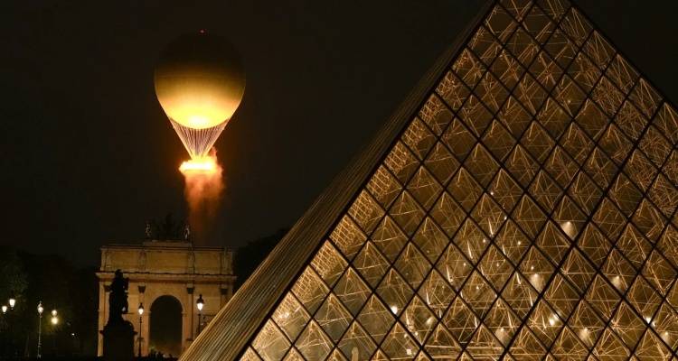 &Omicron;&lambda;&upsilon;&mu;&pi;&iota;&alpha;&kappa;&omicron;ί &Alpha;&gamma;ώ&nu;&epsilon;&sigmaf; 2024: &laquo;&Psi;&epsilon;ύ&tau;&iota;&kappa;&eta;&raquo; &eta; &Phi;&lambda;ό&gamma;&alpha; &sigma;&tau;&omicron; &alpha;&epsilon;&rho;ό&sigma;&tau;&alpha;&tau;&omicron; | &Tau;&iota; &sigma;&kappa;έ&phi;&tau;&eta;&kappa;&alpha;&nu; &omicron;&iota; &Gamma;ά&lambda;&lambda;&omicron;&iota;