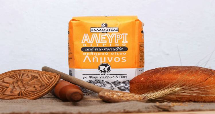 &Tau;&omicron; &alpha;&lambda;&epsilon;ύ&rho;&iota; &laquo;&Lambda;ή&mu;&nu;&omicron;&sigmaf;&raquo; &epsilon;&pi;&iota;&sigma;&tau;&rho;έ&phi;&epsilon;&iota; &sigma;&tau;&omicron; &tau;&rho;&alpha;&pi;έ&zeta;&iota; &sigma;&alpha;&sigmaf; &alpha;&pi;ό &tau;&eta;&nu; &omicron;&iota;&kappa;&omicron;&gamma;&epsilon;&nu;&epsilon;&iota;&alpha;&kappa;ή &epsilon;&pi;&iota;&chi;&epsilon;ί&rho;&eta;&sigma;&eta; &Pi;.&Chi;. &Sigma;&Alpha;&Lambda;&Alpha;&Mu;&Omicron;&Upsilon;&Sigma;&Alpha;&Sigma;