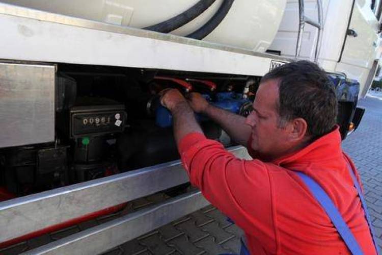 &Alpha;&pi;&omicron; &tau;&eta;&nu; &epsilon;&pi;ό&mu;&epsilon;&nu;&eta; &epsilon;&beta;&delta;&omicron;&mu;ά&delta;&alpha; &omicron;&iota; &alpha;&iota;&tau;ή&sigma;&epsilon;&iota;&sigmaf; &gamma;&iota;&alpha; &tau;&omicron; &epsilon;&pi;ί&delta;&omicron;&mu;&alpha; &theta;έ&rho;&mu;&alpha;&nu;&sigma;&eta;&sigmaf;
