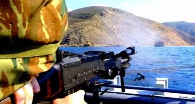 &Mu;&epsilon; &tau;&omicron; &delta;ά&chi;&tau;&upsilon;&lambda;&omicron; &sigma;&tau;&eta; &sigma;&kappa;&alpha;&nu;&delta;ά&lambda;&eta; &eta; &mu;&omicron;&nu;ά&delta;&alpha; &tau;&eta;&sigmaf; &Lambda;ή&mu;&nu;&omicron;&upsilon; (video)