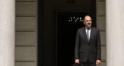 &Sigma;&tau;&eta;&nu; &Epsilon;&lambda;&lambda;ά&delta;&alpha; &sigma;ή&mu;&epsilon;&rho;&alpha; &omicron; &Sigma;ύ&rho;&omicron;&sigmaf; &Upsilon;&Pi;&Epsilon;&Xi;: &Sigma;&upsilon;&nu;&epsilon;&chi;ί&zeta;&epsilon;&tau;&alpha;&iota; &tau;&omicron; &sigma;&kappa;&lambda;&eta;&rho;ό &pi;ό&kappa;&epsilon;&rho; &Alpha;&theta;ή&nu;&alpha;&sigmaf;-Ά&gamma;&kappa;&upsilon;&rho;&alpha;&sigmaf; &sigma;&tau;&eta;&nu; &Alpha;&nu;. &Mu;&epsilon;&sigma;ό&gamma;&epsilon;&iota;&omicron;