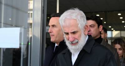&Delta;ί&kappa;&eta; &Pi;έ&tau;&rho;&omicron;&upsilon; &Phi;&iota;&lambda;&iota;&pi;&pi;ί&delta;&eta;: &Kappa;&alpha;&tau;έ&theta;&epsilon;&sigma;&alpha;&nu; &mu;ά&rho;&tau;&upsilon;&rho;&epsilon;&sigmaf; &upsilon;&pi;&epsilon;&rho;ά&sigma;&pi;&iota;&sigma;&eta;&sigmaf; | &laquo;&Epsilon;ί&chi;&epsilon; &mu;&iota;&alpha; &mu;&iota;&kappa;&rho;&omicron;έ&pi;&alpha;&rho;&sigma;&eta;, &alpha;&lambda;&lambda;ά &epsilon;ί&nu;&alpha;&iota; &gamma;&lambda;&upsilon;&kappa;ό&sigmaf; ά&nu;&theta;&rho;&omega;&pi;&omicron;&sigmaf;&raquo;