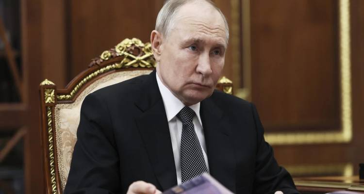 Πρώην επικεφαλής CIA: «Σε αυτή τη χώρα της ΕΕ θα επιτεθεί ο Πούτιν εάν πετύχει τους στόχους του στην Ουκρανία»