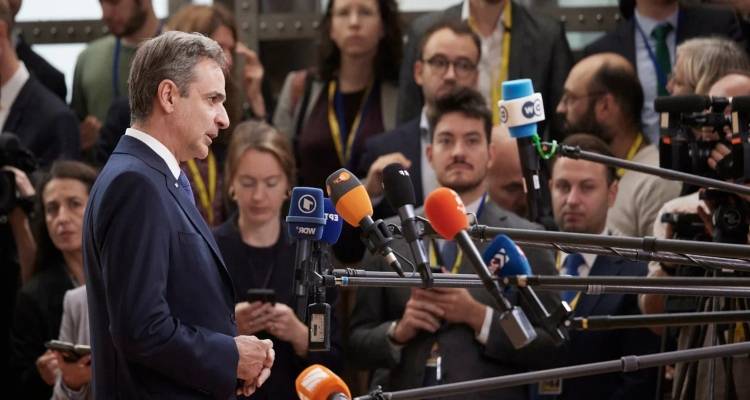 &Eta; &alpha;&pi;ά&nu;&tau;&eta;&sigma;&eta; &Mu;&eta;&tau;&sigma;&omicron;&tau;ά&kappa;&eta; &sigma;&tau;&omicron;&nu; &Sigma;&alpha;&mu;&alpha;&rho;ά &kappa;&alpha;&iota; &tau;&alpha; &mu;&eta;&nu;ύ&mu;&alpha;&tau;&alpha; &sigma;&tau;&omicron;&upsilon;&sigmaf; &laquo;&upsilon;&pi;&epsilon;&rho;&pi;&alpha;&tau;&rho;&iota;ώ&tau;&epsilon;&sigmaf; &tau;&eta;&sigmaf; &phi;&alpha;&kappa;ή&sigmaf;&raquo; -Ό&sigma;&alpha; &epsilon;ί&pi;&epsilon; &omicron; &pi;&rho;&omega;&theta;&upsilon;&pi;&omicron;&upsilon;&rho;&gamma;ό&sigmaf;