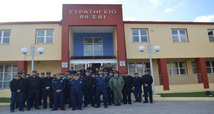 &Epsilon;&nu;&eta;&mu;&epsilon;&rho;&omega;&tau;&iota;&kappa;ό &tau;&alpha;&xi;ί&delta;&iota; &tau;&eta;&sigmaf; &Sigma;&chi;&omicron;&lambda;ή&sigmaf; &Pi;&omicron;&lambda;έ&mu;&omicron;&upsilon; &Nu;&alpha;&upsilon;&tau;&iota;&kappa;&omicron;ύ &sigma;&tau;&eta; &Lambda;ή&mu;&nu;&omicron;