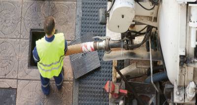 &Pi;&alpha;&nu;&alpha;&gamma;&iota;ά &Lambda;ή&mu;&nu;&omicron;&upsilon;: &Pi;&epsilon;&rho;&iota;&mu;έ&nu;&epsilon;&iota; 3 &epsilon;&beta;&delta;&omicron;&mu;ά&delta;&epsilon;&sigmaf; &nu;&alpha; &tau;&eta;&sigmaf; &epsilon;&kappa;&kappa;&epsilon;&nu;ώ&sigma;&omicron;&upsilon;&nu; &tau;&omicron; &beta;ό&theta;&rho;&omicron; (mp3)