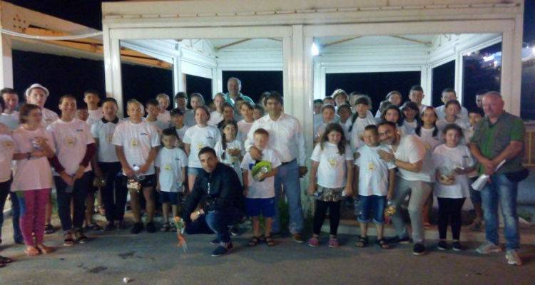 &Sigma;&tau;&eta; &Lambda;ή&mu;&nu;&omicron; &gamma;&iota;&alpha; &delta;&iota;&alpha;&kappa;&omicron;&pi;έ&sigmaf; &alpha;&pi;ό &epsilon;&chi;&theta;έ&sigmaf; 150 &pi;&alpha;&iota;&delta;&iota;ά &alpha;&pi;ό &tau;&eta; &Omicron;&upsilon;&kappa;&rho;&alpha;&nu;ί&alpha; &pi;&rho;&omicron;&sigma;&phi;&omicron;&rho;ά &tau;&omicron;&upsilon; &Pi;. &Mu;&pi;&omicron;ύ&mu;&pi;&omicron;&upsilon;&rho;&alpha; (photos)