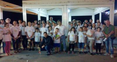 &Sigma;&tau;&eta; &Lambda;ή&mu;&nu;&omicron; &gamma;&iota;&alpha; &delta;&iota;&alpha;&kappa;&omicron;&pi;έ&sigmaf; &alpha;&pi;ό &epsilon;&chi;&theta;έ&sigmaf; 150 &pi;&alpha;&iota;&delta;&iota;ά &alpha;&pi;ό &tau;&eta; &Omicron;&upsilon;&kappa;&rho;&alpha;&nu;ί&alpha; &pi;&rho;&omicron;&sigma;&phi;&omicron;&rho;ά &tau;&omicron;&upsilon; &Pi;. &Mu;&pi;&omicron;ύ&mu;&pi;&omicron;&upsilon;&rho;&alpha; (photos)