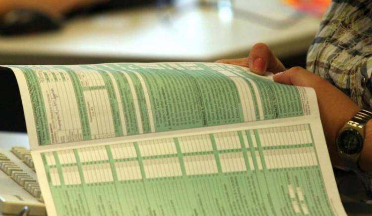 &Pi;&omicron;&iota;&omicron;&iota; &nu;έ&omicron;&iota; ά&nu;&omega; &tau;&omega;&nu; 18 &delta;&epsilon;&nu; &upsilon;&pi;&omicron;&beta;ά&lambda;&lambda;&omicron;&upsilon;&nu; &delta;ή&lambda;&omega;&sigma;&eta;