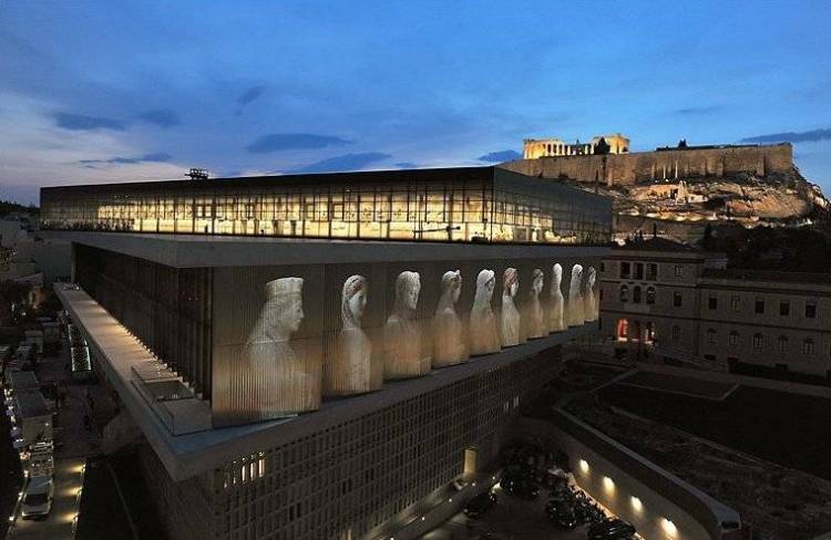 &Tau;&omicron; &Mu;&omicron;&upsilon;&sigma;&epsilon;ί&omicron; &Alpha;&kappa;&rho;ό&pi;&omicron;&lambda;&eta;&sigmaf; &gamma;&iota;&omicron;&rho;&tau;ά&zeta;&epsilon;&iota; &tau;&alpha; 4&alpha; &gamma;&epsilon;&nu;έ&theta;&lambda;&iota;ά &tau;&omicron;&upsilon; &kappa;&alpha;&iota; &sigma;&alpha;&sigmaf; &pi;&rho;&omicron;&sigma;&kappa;&alpha;&lambda;&epsilon;ί