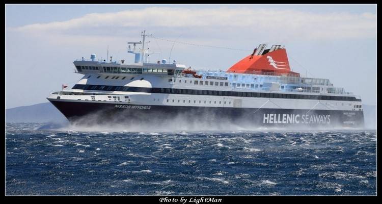 Απαγόρευση απόπλου στο «Νήσος Μύκονος» | Δεμένο στο λιμάνι της Καβάλας