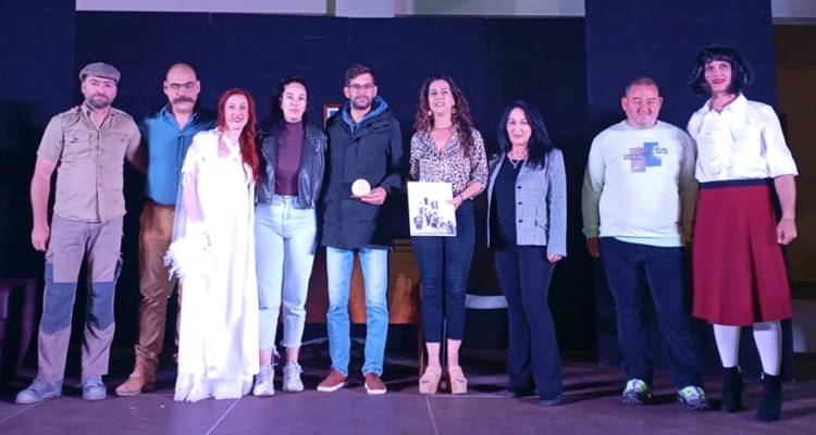 Θερμή υποδοχή για τη θεατρική ομάδα &quot;Ορίζοντες&quot; στον Άγιο Ευστράτιο