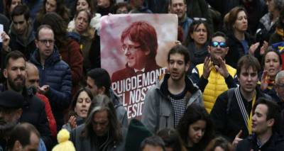 &Omicron;&delta;&eta;&gamma;&epsilon;ί&tau;&alpha;&iota; &epsilon;&nu;ώ&pi;&iota;&omicron;&nu; &delta;&iota;&kappa;&alpha;&sigma;&tau;ή &omicron; &Pi;&omicron;&upsilon;&tau;&zeta;&delta;&epsilon;&mu;ό&nu; | &Mu;&epsilon;&gamma;ά&lambda;&eta; &delta;&iota;&alpha;&delta;ή&lambda;&omega;&sigma;&eta; &delta;&iota;&alpha;&mu;&alpha;&rho;&tau;&upsilon;&rho;ί&alpha;&sigmaf; &sigma;&tau;&eta; &Beta;&alpha;&rho;&kappa;&epsilon;&lambda;ώ&nu;&eta; [&epsilon;&iota;&kappa;ό&nu;&epsilon;&sigmaf;]