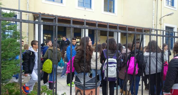 &Gamma;&epsilon;&nu;&iota;&kappa;ό &Lambda;ύ&kappa;&epsilon;&iota;&omicron; &Mu;ύ&rho;&iota;&nu;&alpha;&sigmaf;: &Tau;&iota; &theta;&alpha; &pi;&rho;έ&pi;&epsilon;&iota; &nu;&alpha; &kappa;ά&nu;&omicron;&upsilon;&nu; &omicron;&iota; &kappa;&eta;&delta;&epsilon;&mu;ό&nu;&epsilon;&sigmaf; &gamma;&iota;&alpha; &tau;&eta;&nu; &omicron;&lambda;&omicron;&kappa;&lambda;ή&rho;&omega;&sigma;&eta; &tau;&omega;&nu; &epsilon;&gamma;&gamma;&rho;&alpha;&phi;ώ&nu; &tau;&omega;&nu; &mu;&alpha;&theta;&eta;&tau;ώ&nu;