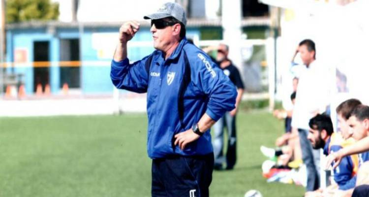 &Sigma;&tau;&eta; &Lambda;ή&mu;&nu;&omicron; &omicron; &pi;&rho;&omicron;&pi;&omicron;&nu;&eta;&tau;ή&sigmaf; &tau;&omega;&nu; &Mu;&iota;&kappa;&tau;ώ&nu; &Omicron;&mu;ά&delta;&omega;&nu; &Gamma;&iota;ώ&rho;&gamma;&omicron;&sigmaf; &Kappa;&omicron;&mu;&nu;&eta;&nu;ό&sigmaf;