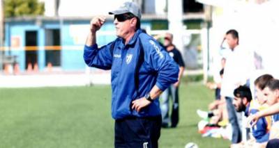 &Sigma;&tau;&eta; &Lambda;ή&mu;&nu;&omicron; &omicron; &pi;&rho;&omicron;&pi;&omicron;&nu;&eta;&tau;ή&sigmaf; &tau;&omega;&nu; &Mu;&iota;&kappa;&tau;ώ&nu; &Omicron;&mu;ά&delta;&omega;&nu; &Gamma;&iota;ώ&rho;&gamma;&omicron;&sigmaf; &Kappa;&omicron;&mu;&nu;&eta;&nu;ό&sigmaf;