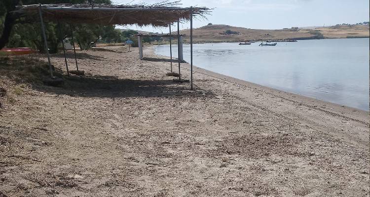 &Kappa;ά&tau;&omicron;&iota;&kappa;&omicron;&iota; &tau;&omega;&nu; &Lambda;ύ&chi;&nu;&omega;&nu; &laquo;έ&lambda;&alpha;&mu;&psi;&alpha;&nu;&raquo; &tau;&eta;&nu; &pi;&alpha;&rho;&alpha;&lambda;ί&alpha; &tau;&eta;&sigmaf; &pi;&epsilon;&rho;&iota;&omicron;&chi;ή&sigmaf;