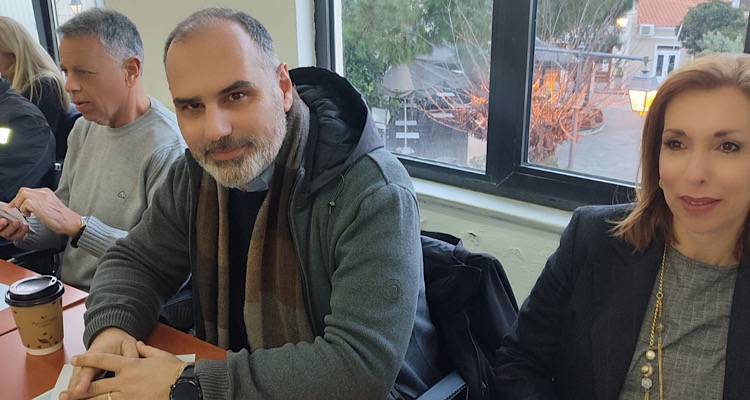 &Lambda;&omicron;ύ&kappa;&alpha;&sigmaf; &pi;&rho;&omicron;&sigmaf; &Gamma;&epsilon;ώ&rho;&gamma;&alpha;: &laquo;&Alpha;&pi;&omicron;&phi;&epsilon;ύ&gamma;&epsilon;&tau;&epsilon; &nu;&alpha; &alpha;&pi;&alpha;&nu;&tau;ή&sigma;&epsilon;&tau;&epsilon; &gamma;&iota;&alpha; &tau;&eta;&nu; έ&lambda;&lambda;&epsilon;&iota;&psi;&eta; &kappa;&tau;&eta;&nu;&iota;ά&tau;&rho;&omicron;&upsilon;&raquo;