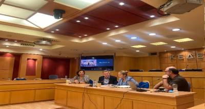 &Upsilon;&pi;ό &tau;&eta;&nu; &pi;&rho;&omicron;&epsilon;&delta;&rho;ί&alpha; &tau;&eta;&sigmaf; &Delta;&eta;&mu;ά&rho;&chi;&omicron;&upsilon; &tau;&omicron;&upsilon; &Alpha;&gamma;ί&omicron;&upsilon; &Epsilon;&upsilon;&sigma;&tau;&rho;ά&tau;&iota;&omicron;&upsilon; &Mu;&alpha;&rho;ί&alpha;&sigmaf; &Kappa;&alpha;&kappa;&alpha;&lambda;ή, &sigma;&upsilon;&nu;&epsilon;&delta;&rho;ί&alpha;&sigma;&epsilon; &eta; &Epsilon;&pi;&iota;&tau;&rho;&omicron;&pi;ή &Iota;&sigma;ό&tau;&eta;&tau;&alpha;&sigmaf; &tau;&eta;&sigmaf; &Kappa;&epsilon;&nu;&tau;&rho;&iota;&kappa;ή&sigmaf; Έ&nu;&omega;&sigma;&eta;&sigmaf; &Delta;ή&mu;&omega;&nu; &Epsilon;&lambda;&lambda;ά&delta;&omicron;&sigmaf; (&Kappa;&Epsilon;&Delta;&Epsilon;)