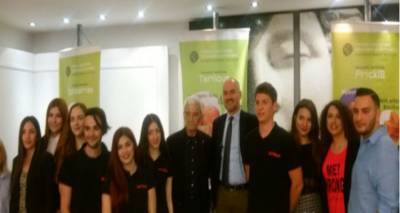 &Epsilon;&nu;&tau;&upsilon;&pi;&omega;&sigma;ί&alpha;&sigma;&alpha;&nu; &omicron;&iota; &phi;&omicron;&iota;&tau;&eta;&tau;έ&sigmaf; &tau;&eta;&sigmaf; &Lambda;ή&mu;&nu;&omicron;&upsilon; &mu;&epsilon; &tau;&iota;&sigmaf; &kappa;&alpha;&iota;&nu;&omicron;&tau;ό&mu;&epsilon;&sigmaf; &iota;&delta;έ&epsilon;&sigmaf; &tau;&omicron;&upsilon;&sigmaf; (photos)