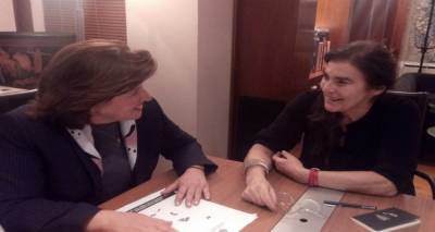 &Tau;&alpha; έ&rho;&gamma;&alpha; &tau;&eta;&sigmaf; &Lambda;ή&mu;&nu;&omicron;&upsilon; &sigma;&tau;&omicron; &tau;&rho;&alpha;&pi;έ&zeta;&iota; &tau;&eta;&sigmaf; &sigma;&upsilon;&nu;ά&nu;&tau;&eta;&sigma;&eta;&sigmaf; &Kappa;&alpha;&lambda;&omicron;&gamma;ή&rho;&omicron;&upsilon; &ndash; &Kappa;&omicron;&nu;&iota;ό&rho;&delta;&omicron;&upsilon;