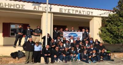 Ά&gamma;&iota;&omicron;&sigmaf; &Epsilon;&upsilon;&sigma;&tau;&rho;ά&tau;&iota;&omicron;&sigmaf;: &Alpha;&nu;&alpha;&beta;ά&lambda;&lambda;&epsilon;&tau;&alpha;&iota; &eta; &phi;&theta;&iota;&nu;&omicron;&pi;&omega;&rho;&iota;&nu;ή &alpha;&pi;&omicron;&sigma;&tau;&omicron;&lambda;ή &tau;&eta;&sigmaf; &laquo;&Sigma;ύ&mu;&pi;&lambda;&epsilon;&upsilon;&sigma;&eta;&sigmaf;&raquo;