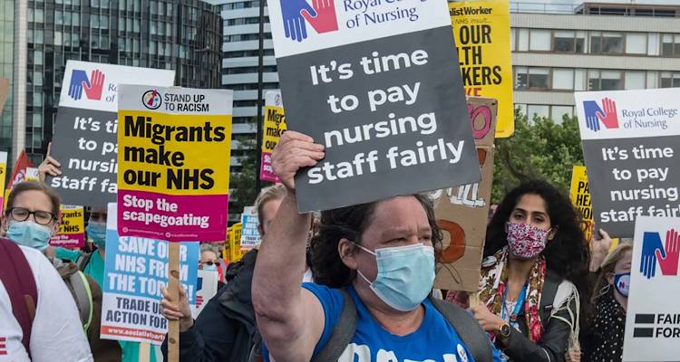 &Beta;&rho;&epsilon;&tau;&alpha;&nu;ί&alpha; : &Alpha;&pi;&epsilon;&rho;&gamma;&epsilon;ί &gamma;&iota;&alpha; &pi;&rho;ώ&tau;&eta; &phi;&omicron;&rho;ά &tau;&omicron; &nu;&omicron;&sigma;&eta;&lambda;&epsilon;&upsilon;&tau;&iota;&kappa;ό &pi;&rho;&omicron;&sigma;&omega;&pi;&iota;&kappa;ό &tau;&omicron;&upsilon; NHS