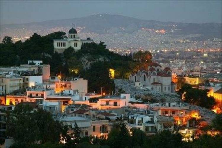 &Sigma;&tau;&omicron; &nu;&alpha;&delta;ί&rho; &tau;&eta;&sigmaf; &delta;&upsilon;&tau;&iota;&kappa;ή&sigmaf; &Epsilon;&upsilon;&rho;ώ&pi;&eta;&sigmaf; &eta; &Alpha;&theta;ή&nu;&alpha;, &lambda;ό&gamma;&omega; &kappa;&rho;ί&sigma;&eta;&sigmaf;