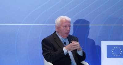 &Sigma;&tau;&eta; &Lambda;ά&rho;&iota;&sigma;&alpha; &omicron; &Pi;&epsilon;&rho;&iota;&phi;&epsilon;&rho;&epsilon;&iota;ά&rho;&chi;&eta;&sigmaf; &Beta;&omicron;&rho;&epsilon;ί&omicron;&upsilon; &Alpha;&iota;&gamma;&alpha;ί&omicron;&upsilon;