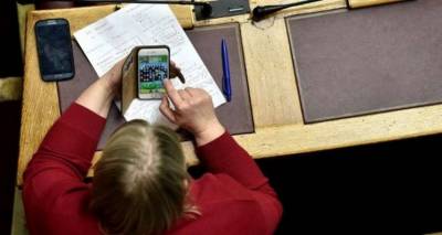 &Tau;&omicron; &pi;&alpha;&iota;&chi;&nu;ί&delta;&iota; &pi;&omicron;&upsilon; έ&pi;&alpha;&iota;&zeta;&epsilon; &sigma;&tau;&omicron; &kappa;&iota;&nu;&eta;&tau;ό &tau;&eta;&sigmaf; &eta; &Zeta;&alpha;&rho;&omicron;ύ&lambda;&iota;&alpha; &sigma;&tau;&iota;&sigmaf; &pi;&rho;&omicron;&gamma;&rho;&alpha;&mu;&mu;&alpha;&tau;&iota;&kappa;έ&sigmaf; &delta;&eta;&lambda;ώ&sigma;&epsilon;&iota;&sigmaf;
