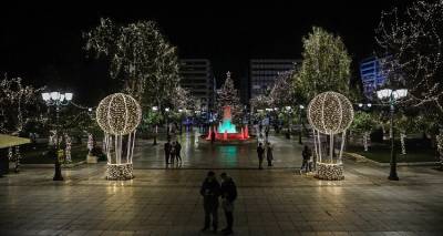 Χριστούγεννα στο σπίτι για τους ανεμβολίαστους, λένε κυβερνητικές πηγές