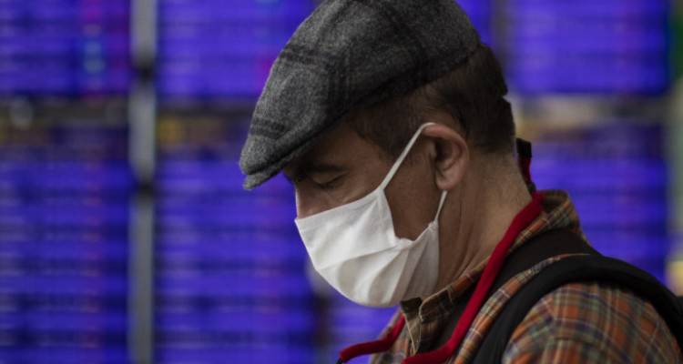 Politico για τουρισμό: «Γιατί δεν πρέπει να κλείσουμε ακόμα για διακοπές» | Τα θολά σημεία στις συστάσεις της Κομισιόν