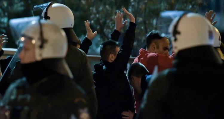 &Rho;έ&nu;&tau;&eta;&sigmaf;: &Tau;&omicron; &sigma;&tau;&omicron;&iota;&chi;&epsilon;ί&omicron; &pi;&omicron;&upsilon; &alpha;&pi;έ&kappa;&rho;&upsilon;&psi;&epsilon; &omicron; 18&chi;&rho;&omicron;&nu;&omicron;&sigmaf; &sigma;&tau;&eta;&nu; &kappa;&alpha;&tau;ά&theta;&epsilon;&sigma;ή &tau;&omicron;&upsilon; | &Sigma;&tau;&omicron; &mu;&iota;&kappa;&rho;&omicron;&sigma;&kappa;ό&pi;&iota;&omicron; &omicron; &alpha;&delta;&epsilon;&lambda;&phi;ό&sigmaf; &tau;&omicron;&upsilon; &kappa;&alpha;&iota; &omicron; &mu;ά&nu;&alpha;&tau;&zeta;&epsilon;&rho; &tau;&rho;ά&pi;&epsilon;&rho;