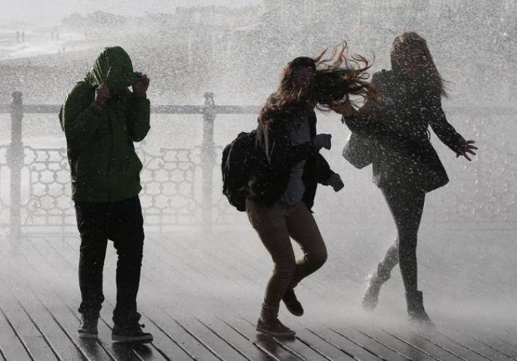 Έ&kappa;&tau;&alpha;&kappa;&tau;&omicron; &delta;&epsilon;&lambda;&tau;ί&omicron; &epsilon;&pi;&iota;&delta;&epsilon;ί&nu;&omega;&sigma;&eta;&sigmaf; &kappa;&alpha;&iota;&rho;&omicron;ύ | &Kappa;&alpha;&tau;&alpha;&iota;&gamma;ί&delta;&epsilon;&sigmaf; &kappa;&alpha;&iota; &theta;&upsilon;&epsilon;&lambda;&lambda;ώ&delta;&epsilon;&iota;&sigmaf; &beta;ό&rho;&epsilon;&iota;&omicron;&iota; ά&nu;&epsilon;&mu;&omicron;&iota; &sigma;&tau;&eta; &Lambda;ή&mu;&nu;&omicron;