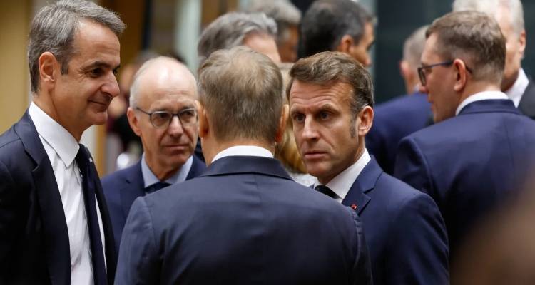 &Tau;&iota; &sigma;&eta;&mu;&alpha;ί&nu;&epsilon;&iota; &tau;&omicron; &delta;ά&nu;&epsilon;&iota;&omicron; 90 &delta;&iota;&sigma;. &sigma;&tau;&eta;&nu; &Omicron;&upsilon;&kappa;&rho;&alpha;&nu;ί&alpha; -&Gamma;&iota;&alpha;&tau;ί &alpha;&nu; &omicron;&iota; &Epsilon;&upsilon;&rho;&omega;&pi;&alpha;ί&omicron;&iota; &delta;&epsilon;&nu; έ&pi;&alpha;&iota;&rho;&nu;&alpha;&nu; &chi;&theta;&epsilon;&sigmaf; &alpha;&pi;ό&phi;&alpha;&sigma;&eta;, &theta;&alpha; ή&tau;&alpha;&nu; &mu;&iota;&alpha; &alpha;&pi;ό&lambda;&upsilon;&tau;&eta; &kappa;&alpha;&tau;&alpha;&sigma;&tau;&rho;&omicron;&phi;ή