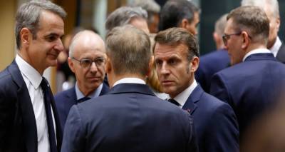 &Tau;&iota; &sigma;&eta;&mu;&alpha;ί&nu;&epsilon;&iota; &tau;&omicron; &delta;ά&nu;&epsilon;&iota;&omicron; 90 &delta;&iota;&sigma;. &sigma;&tau;&eta;&nu; &Omicron;&upsilon;&kappa;&rho;&alpha;&nu;ί&alpha; -&Gamma;&iota;&alpha;&tau;ί &alpha;&nu; &omicron;&iota; &Epsilon;&upsilon;&rho;&omega;&pi;&alpha;ί&omicron;&iota; &delta;&epsilon;&nu; έ&pi;&alpha;&iota;&rho;&nu;&alpha;&nu; &chi;&theta;&epsilon;&sigmaf; &alpha;&pi;ό&phi;&alpha;&sigma;&eta;, &theta;&alpha; ή&tau;&alpha;&nu; &mu;&iota;&alpha; &alpha;&pi;ό&lambda;&upsilon;&tau;&eta; &kappa;&alpha;&tau;&alpha;&sigma;&tau;&rho;&omicron;&phi;ή