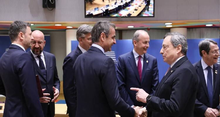 &Sigma;ύ&nu;&omicron;&delta;&omicron;&sigmaf; &Kappa;&omicron;&rho;&upsilon;&phi;ή&sigmaf;: &Tau;&iota; &pi;&epsilon;&rho;&iota;&lambda;&alpha;&mu;&beta;ά&nu;&epsilon;&iota; &eta; &alpha;&pi;ό&phi;&alpha;&sigma;&eta; &gamma;&iota;&alpha; &epsilon;&mu;&pi;ά&rho;&gamma;&kappa;&omicron; &sigma;&tau;&omicron; &rho;&omega;&sigma;&iota;&kappa;ό &pi;&epsilon;&tau;&rho;έ&lambda;&alpha;&iota;&omicron; | &Eta; &epsilon;&xi;&alpha;ί&rho;&epsilon;&sigma;&eta; &gamma;&iota;&alpha; &tau;&eta;&nu; &Omicron;&upsilon;&gamma;&gamma;&alpha;&rho;ί&alpha;