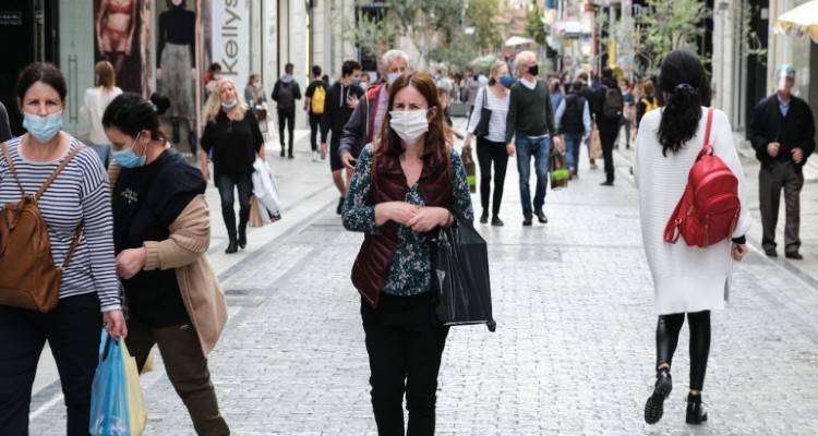 Κορωνοϊός: Οι νέες οδηγίες για τη χρήση της μάσκας | Τι αναφέρει το CDC