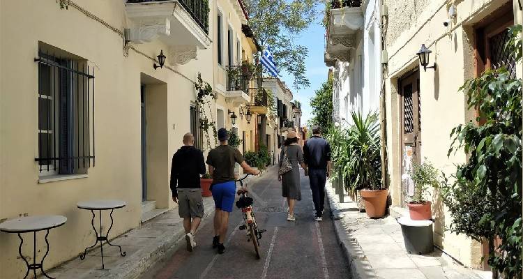 Σκέψεις για ειδικά προνόμια μόνο σε εμβολιασμένους | Το νέο σενάριο που μελετά η κυβέρνηση