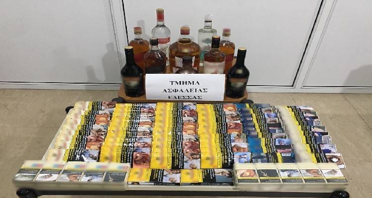 Είχε στο σπίτι της στη Θεσσαλονίκη και στο εξοχικό της στη Λήμνο λαθραία τσιγάρα και ποτά