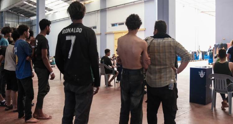 &Kappa;ύ&kappa;&lambda;&omega;&mu;&alpha; &delta;&iota;&alpha;&kappa;ί&nu;&eta;&sigma;&eta;&sigmaf; &mu;&epsilon;&tau;&alpha;&nu;&alpha;&sigma;&tau;ώ&nu;: &Pi;ώ&sigmaf; &delta;ύ&omicron; &Iota;&rho;&alpha;&kappa;&iota;&nu;&omicron;ί &pi;&epsilon;&rho;&nu;&omicron;ύ&sigma;&alpha;&nu; &sigma;&tau;&eta;&nu; &epsilon;&nu;&delta;&omicron;&chi;ώ&rho;&alpha; &pi;&alpha;&rho;ά&nu;&omicron;&mu;&alpha; &alpha;&lambda;&lambda;&omicron;&delta;&alpha;&pi;&omicron;ύ&sigmaf; | &Eta; &mu;έ&theta;&omicron;&delta;&omicron;&sigmaf; ghost landing
