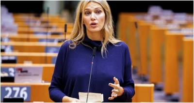 &Sigma;&tau;&omicron; &delta;&iota;&kappa;&alpha;&sigma;&tau;ή&rho;&iota;&omicron; &sigma;ή&mu;&epsilon;&rho;&alpha; &eta; &Kappa;&alpha;ϊ&lambda;ή, &mu;&epsilon; &nu;έ&omicron; &delta;&iota;&kappa;&eta;&gamma;ό&rho;&omicron;, &gamma;&iota;&alpha; &tau;&omicron; &alpha;ί&tau;&eta;&mu;&alpha; &alpha;&pi;&omicron;&phi;&upsilon;&lambda;ά&kappa;&iota;&sigma;&eta;&sigmaf;