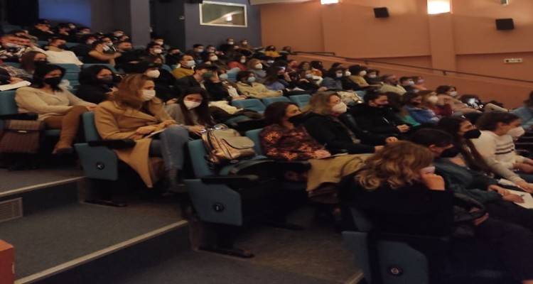 &Omicron;&iota; &nu;έ&omicron;&iota; &tau;&eta;&sigmaf; &Lambda;ή&mu;&nu;&omicron;&upsilon; &alpha;&gamma;&kappa;ά&lambda;&iota;&alpha;&sigma;&alpha;&nu; &tau;&eta;&nu; &Eta;&mu;έ&rho;&alpha; &Sigma;&tau;&alpha;&delta;&iota;&omicron;&delta;&rho;&omicron;&mu;ί&alpha;&sigmaf; &laquo;&Epsilon;&pi;&alpha;&gamma;&gamma;έ&lambda;&mu;&alpha;&tau;&alpha; &tau;&omicron;&upsilon; 2030&raquo; (photos)