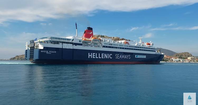 Μία ξεχωριστή άφιξη στο λιμάνι της Μύρινας (video)